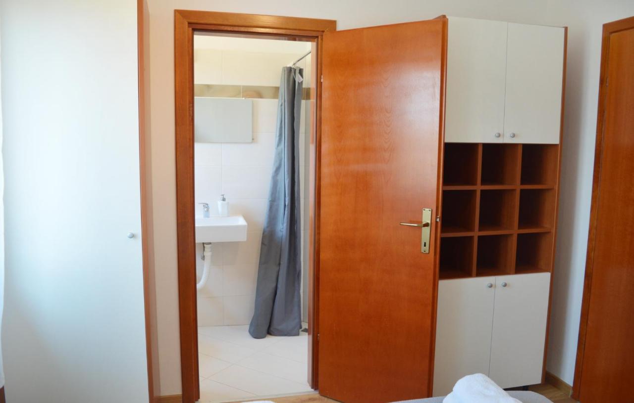 Leone Apartment