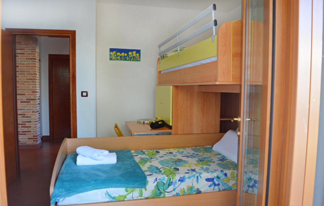 Leone Apartment