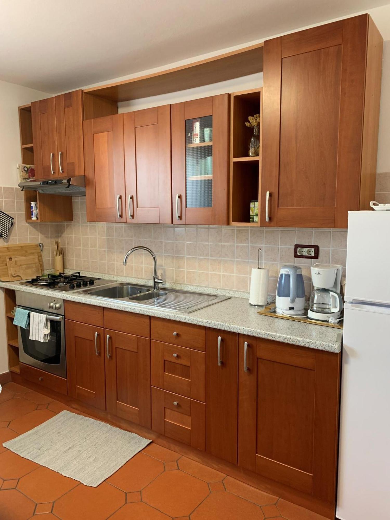 Leone Apartment *